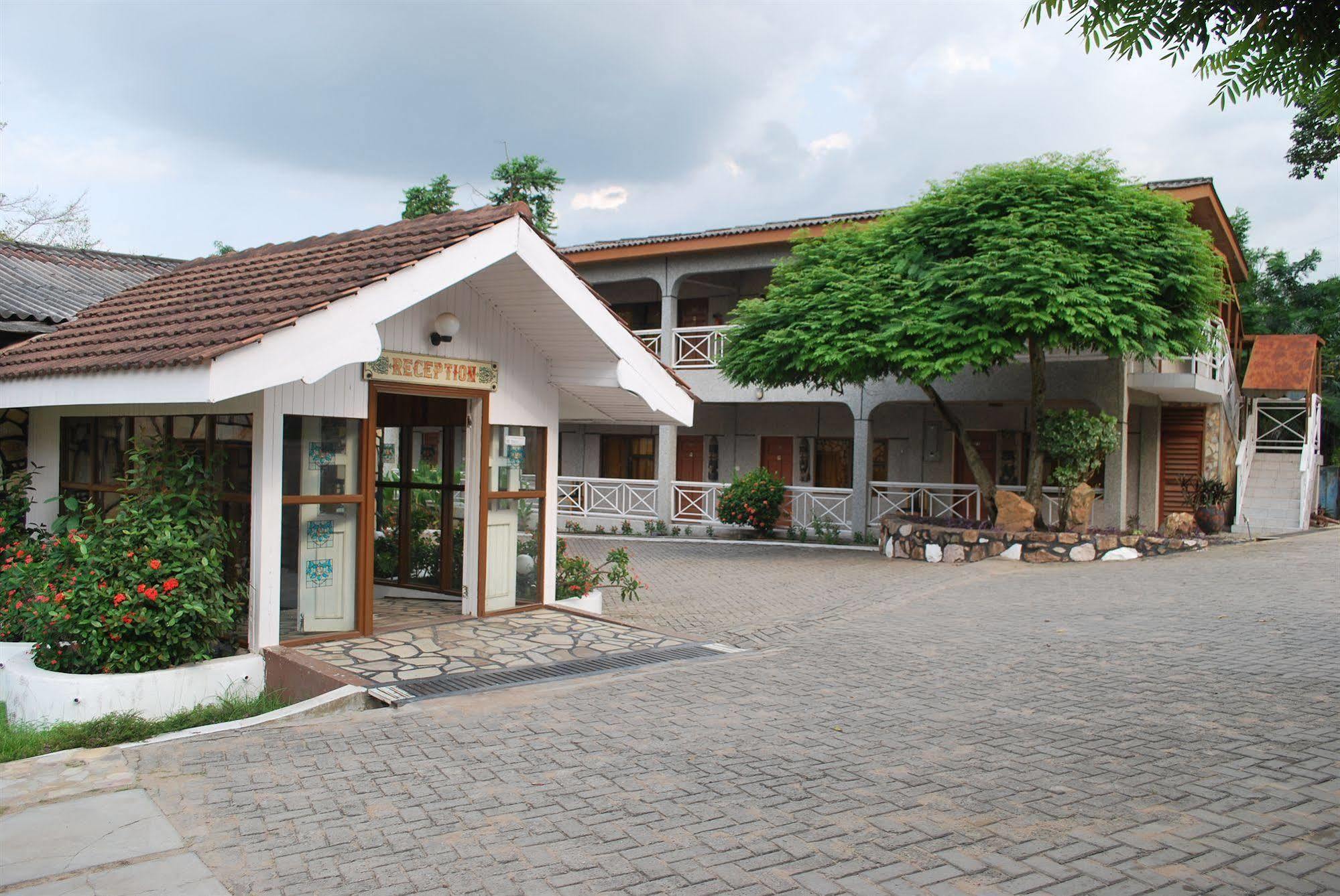 Akosombo Continental Hotel ภายนอก รูปภาพ