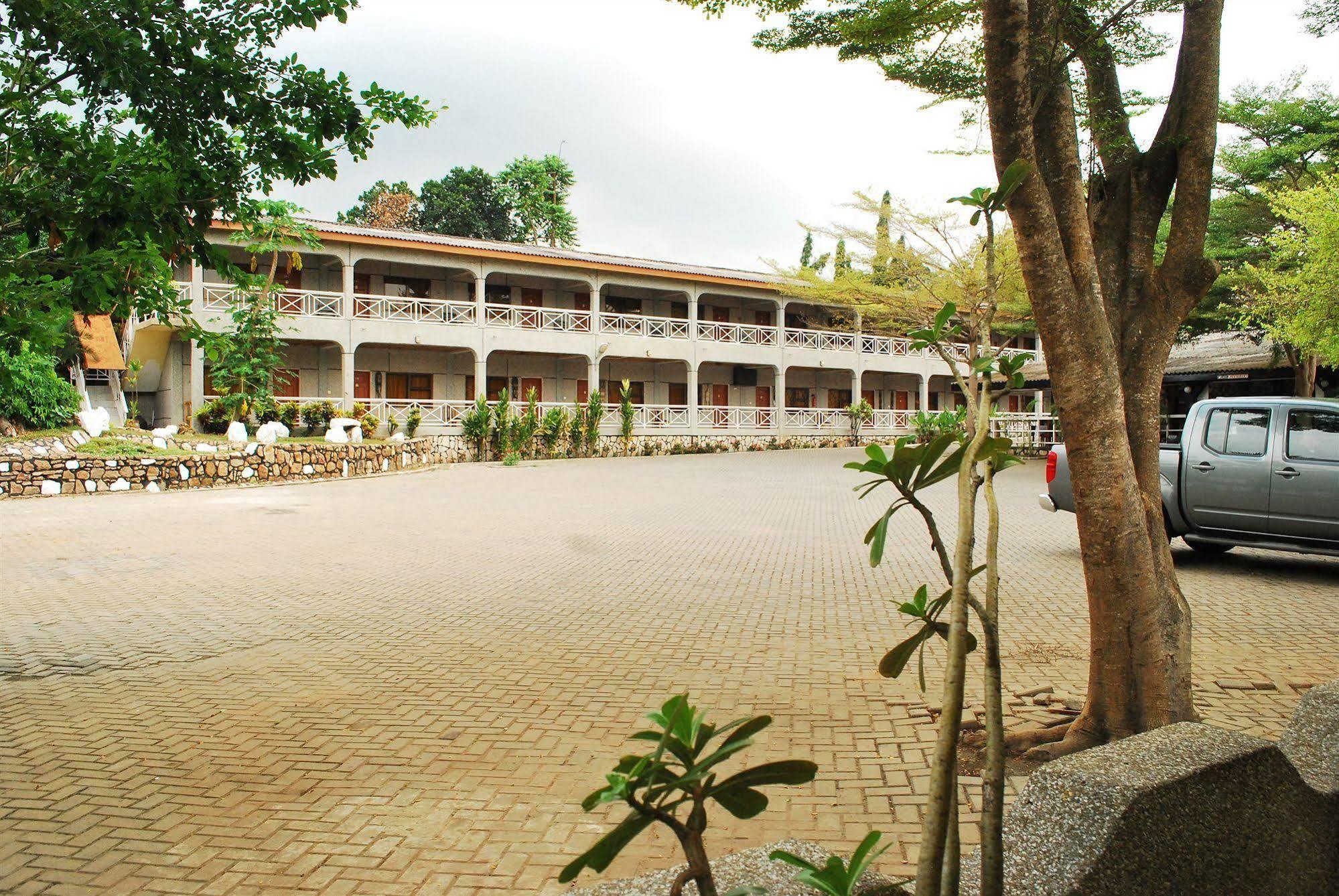 Akosombo Continental Hotel ภายนอก รูปภาพ