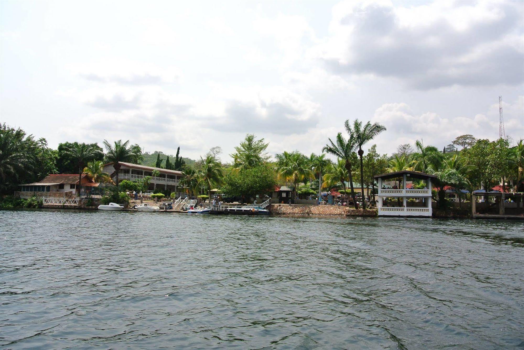 Akosombo Continental Hotel ภายนอก รูปภาพ