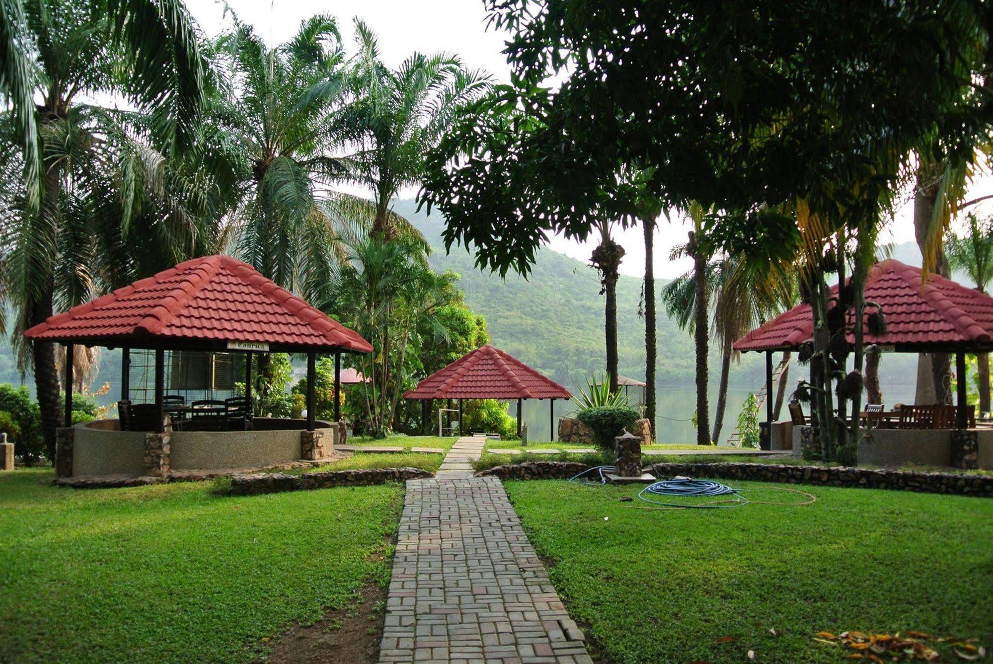 Akosombo Continental Hotel ภายนอก รูปภาพ